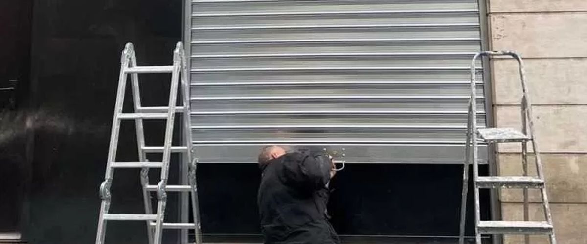 Comment effectuer le démontage du rideau métallique ?