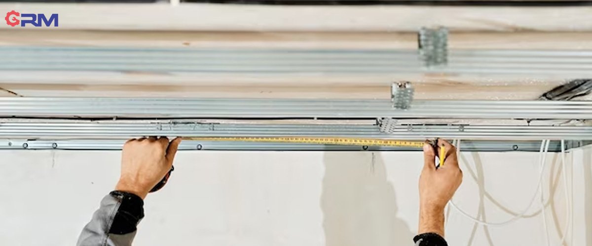 Installation et réparation d'un rideau métallique