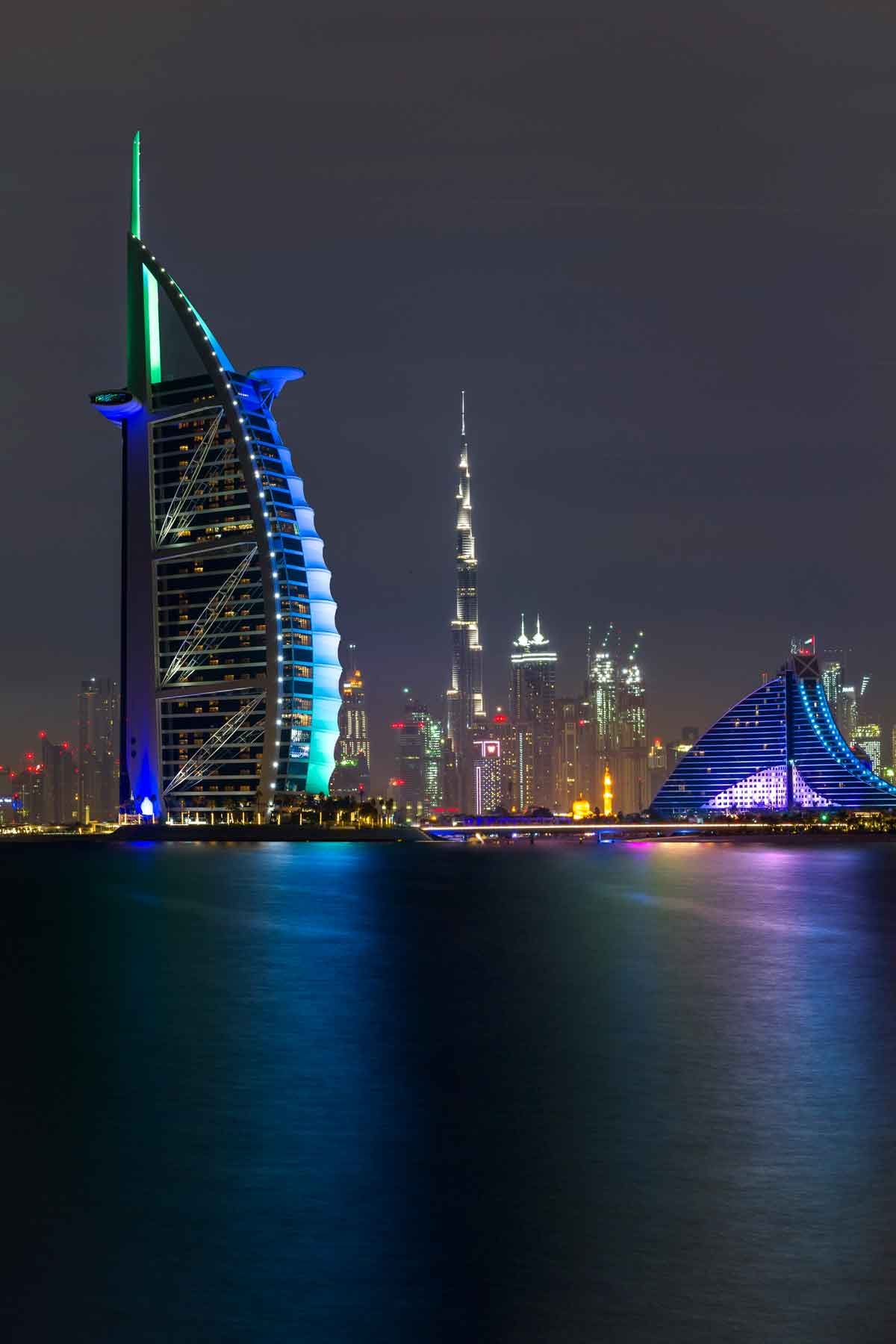 the-beautiful-dubai-at-night-2021-09-01-21-31-50-utc-2.jpg